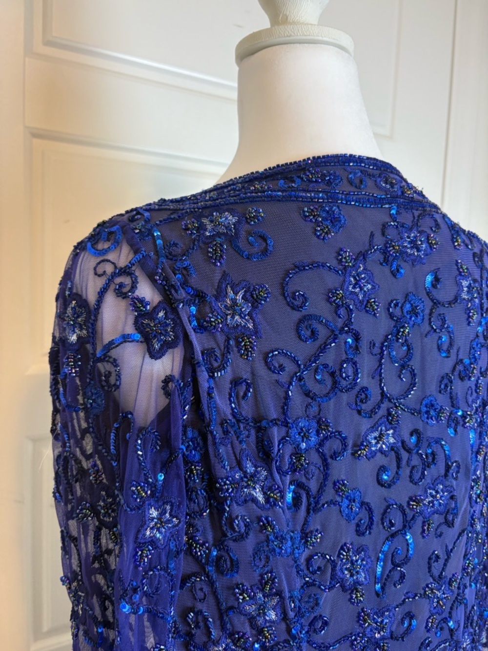 Escada Royal Blue Beaded Sequin Gown Size 34 Formal Evening Dress Open Back